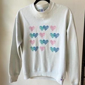 RUSSELL ATHLETIC Women's Vintage White Pastel Hearts Graphic Sweatshirt sz M